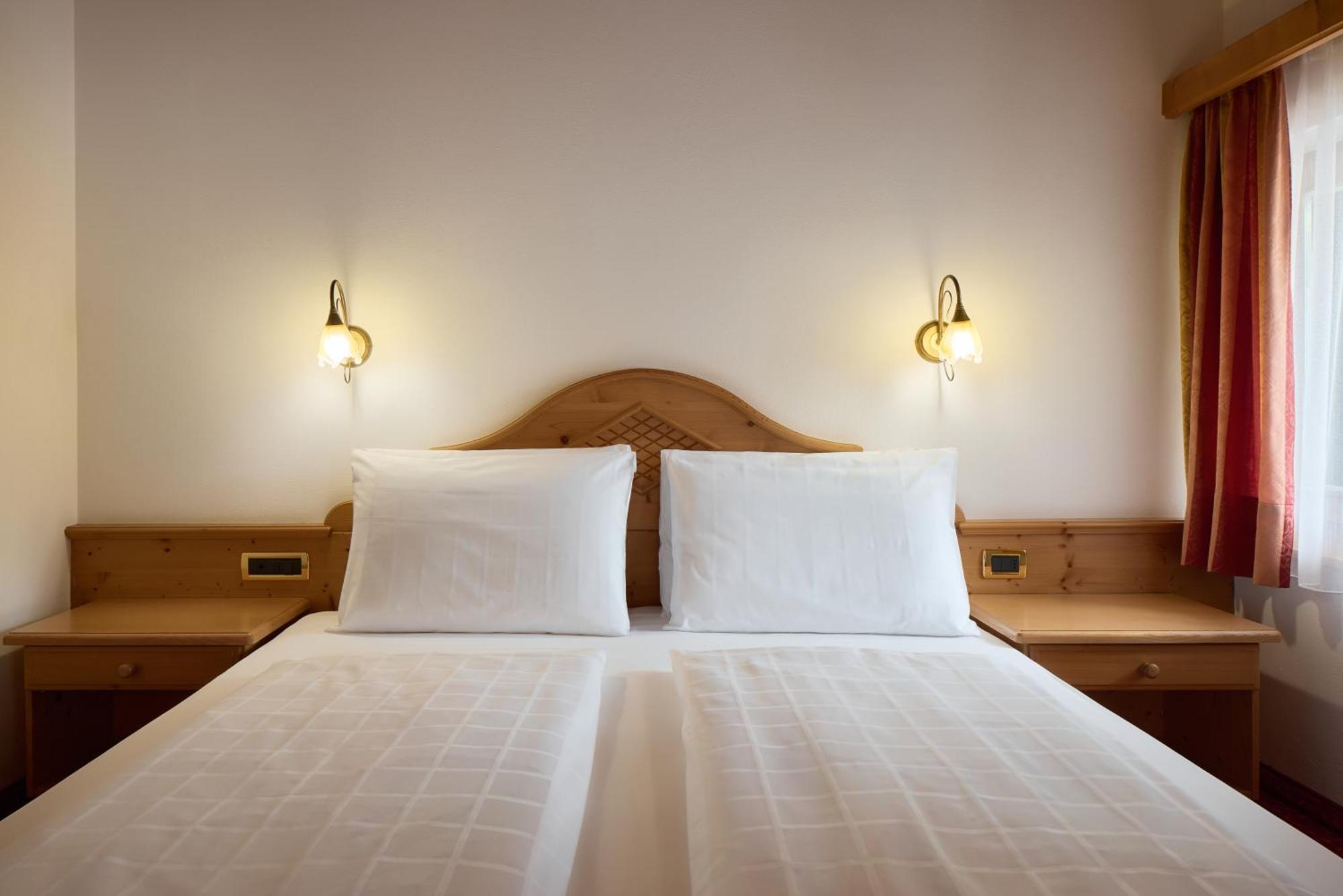 Hotel Des Alpes Ла Вилла Номер фото
