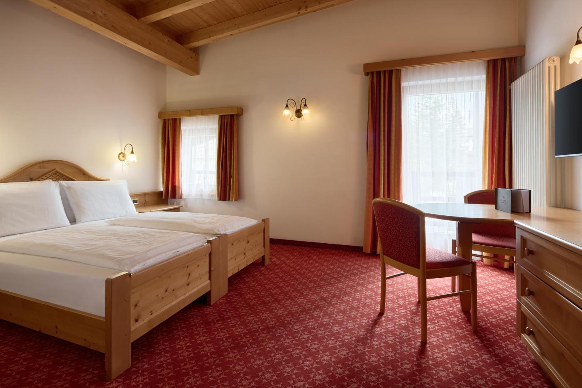 Hotel Des Alpes Ла Вилла Номер фото